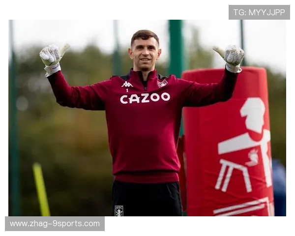 瑞士队前锋马丁内斯在巴黎奥运会上表现出色，马丁内斯教练简介